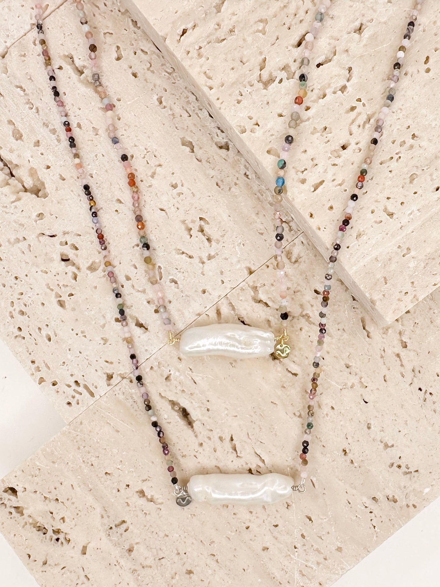 Colar Cometa Pedras Naturais e Pérola Barroca